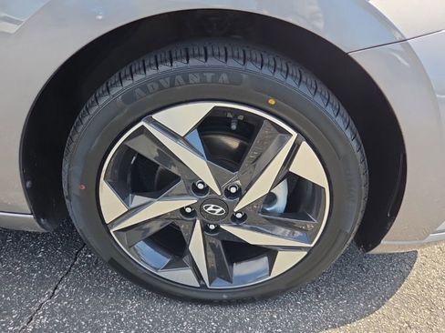 Used 2023 Hyundai Elantra SEL w/ Convenience Package image 22