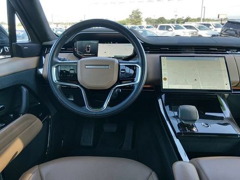 Used 2025 Land Rover Range Rover Sport SE AWD/4WD image 10