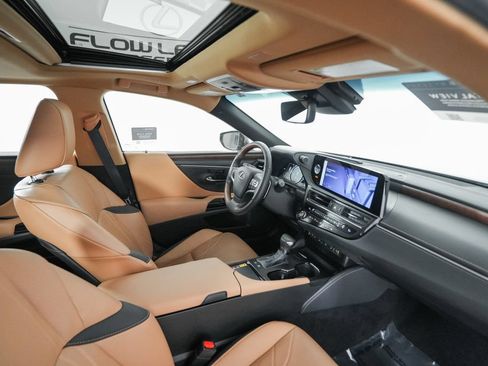 Certified 2024 Lexus ES 300h w/ Technology Package FWD image 20
