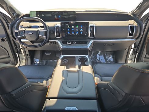 Used 2025 Ford Expedition Tremor AWD/4WD image 9