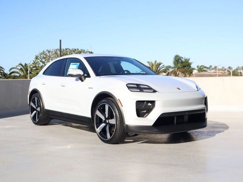 New 2026 Porsche Macan Electric image 7