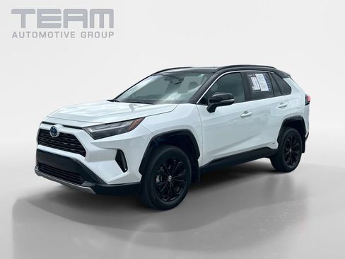 Used 2024 Toyota RAV4 XSE AWD/4WD image 3