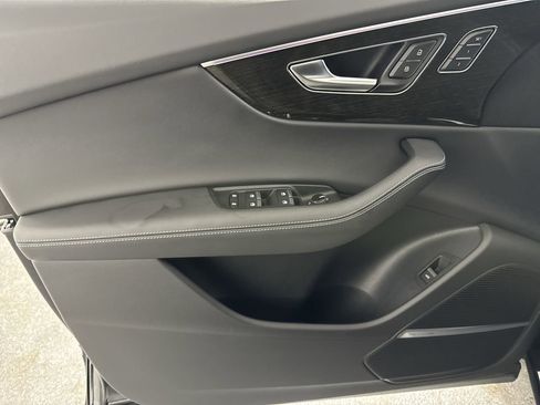 Used 2025 Audi Q8 Premium Plus w/ Premium Plus Package image 27