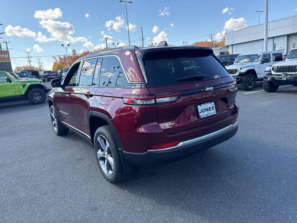 New 2025 Jeep Grand Cherokee Limited w/ MOPAR Finishing Package AWD/4WD image 7
