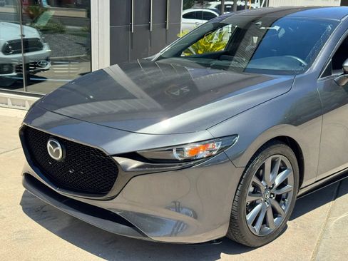 Used 2019 MAZDA MAZDA3 Hatchback w/ Preferred Package FWD image 41