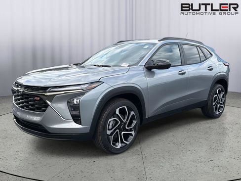 New 2026 Chevrolet Trax RS w/ Driver Confidence Package image 2