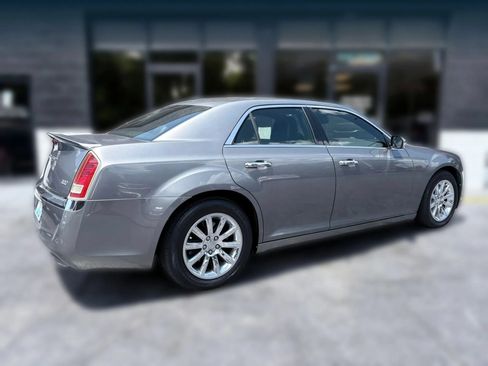 Used 2012 Chrysler 300 Limited RWD image 5