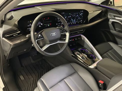 Certified 2025 Audi Q5 Premium w/ Convenience Package image 19