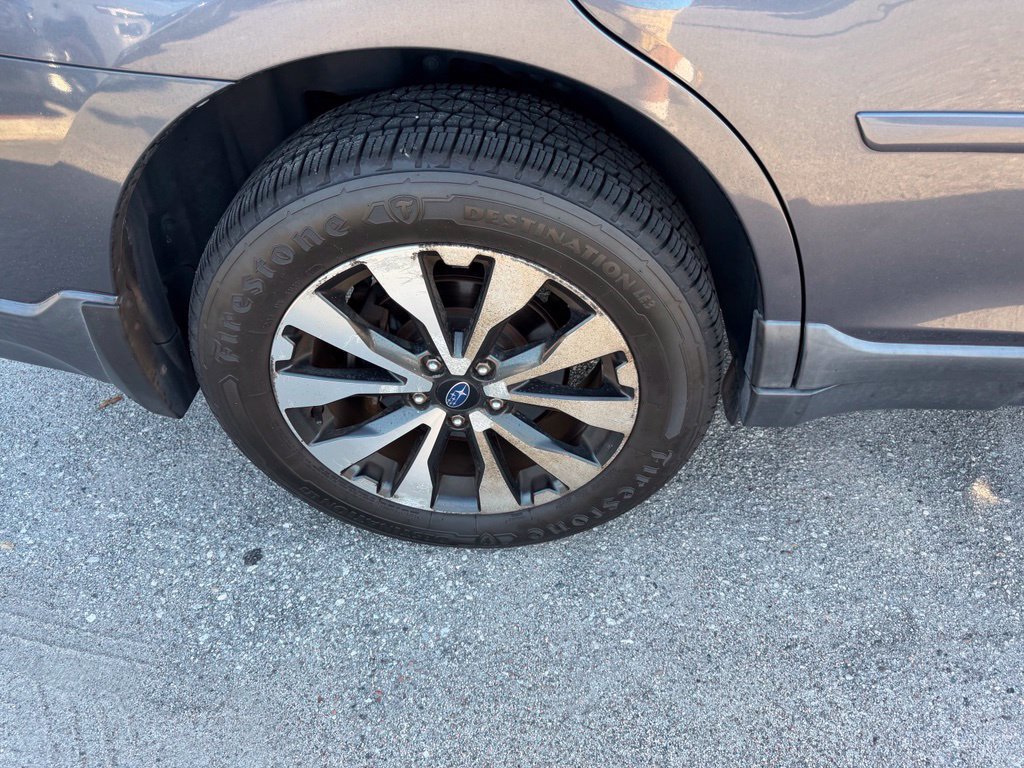 Used 2017 Subaru Outback 3.6R Limited AWD/4WD image 5
