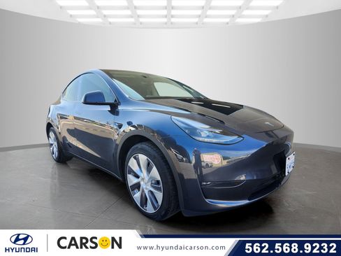 Used 2024 Tesla Model Y Long Range image 1