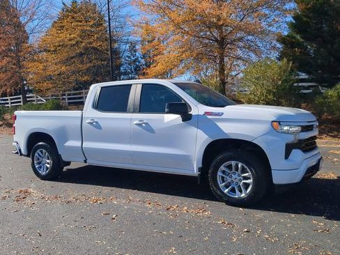 Used 2023 Chevrolet Silverado 1500 RST image 2