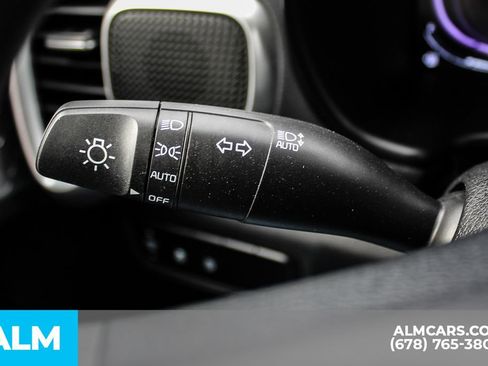 Used 2025 Kia Soul LX w/ LX Technology Package FWD image 28