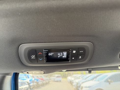 New 2027 Chrysler Pacifica Select w/ Family Tech Group AWD/4WD image 15