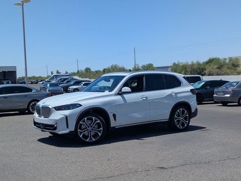 Used 2026 BMW X5 xDrive40i w/ Climate Comfort Package AWD/4WD image 2