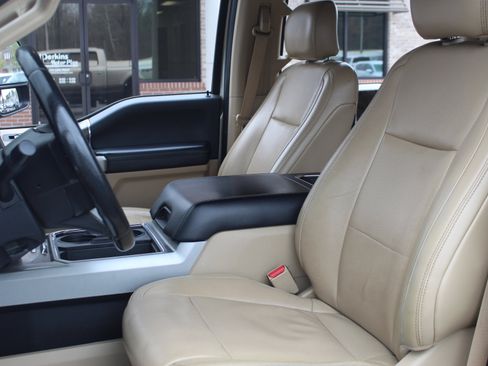 Used 2017 Ford F250 Lariat w/ Chrome Package image 12