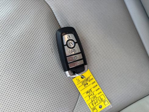Used 2017 Ford Edge Titanium w/ Equipment Group 301A FWD image 33