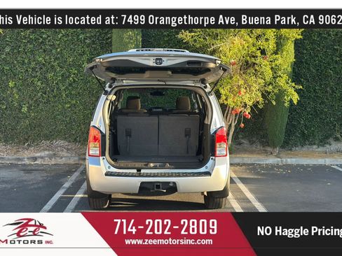 Used 2011 Nissan Pathfinder SV RWD image 16