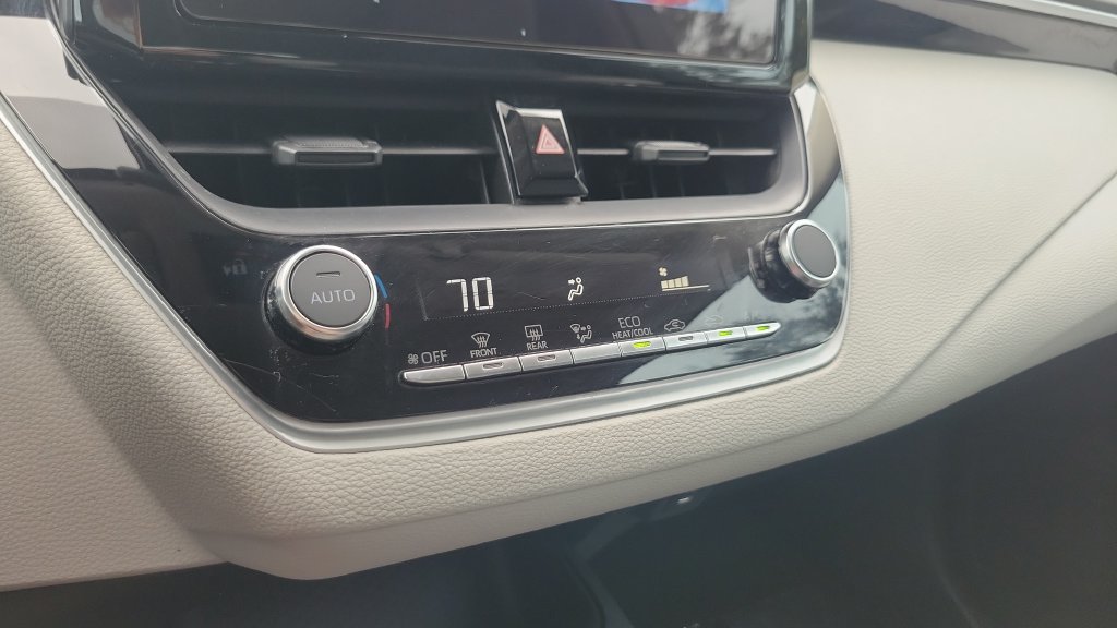 Used 2024 Toyota Corolla LE FWD image 18