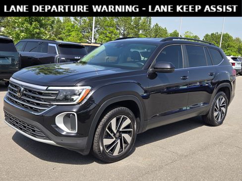 Used 2024 Volkswagen Atlas SE FWD image 3