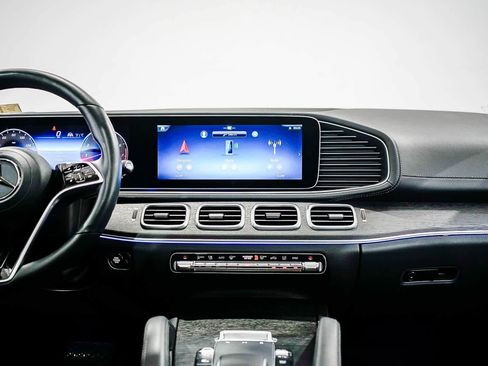 Used 2026 Mercedes-Benz GLS 450 4MATIC image 13