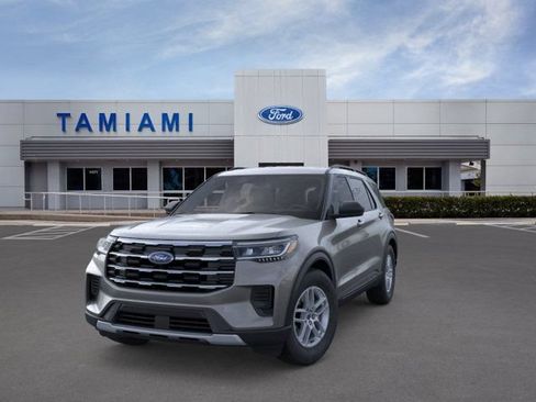 New 2026 Ford Explorer Active RWD image 2