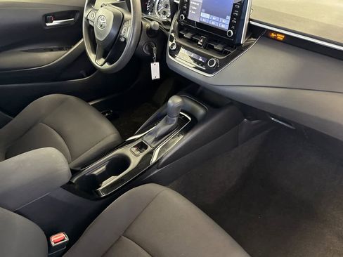 Used 2020 Toyota Corolla LE image 15
