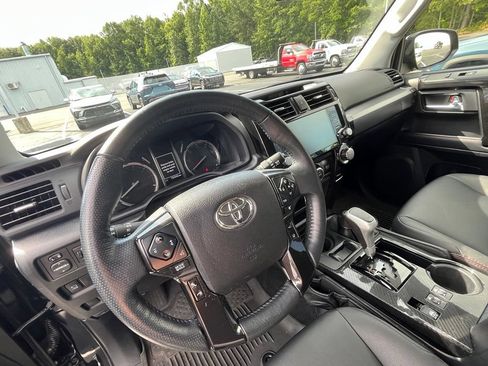 Used 2024 Toyota 4Runner TRD Off-Road Premium w/ Off Road Premium Plus Package AWD/4WD image 10