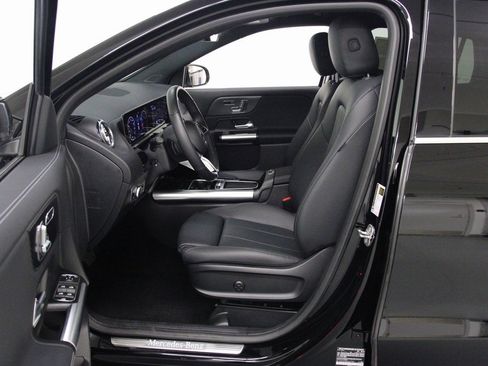 Certified 2025 Mercedes-Benz GLA 250 4MATIC image 17