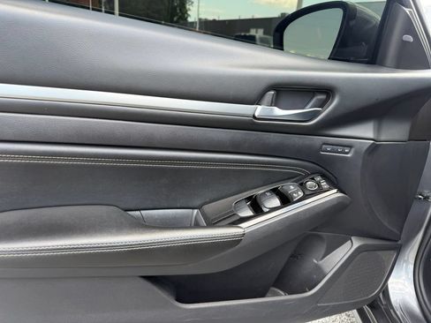 Used 2020 Nissan Altima 2.5 Platinum FWD image 5