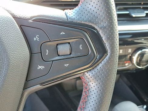 Certified 2024 Chevrolet Trax RS w/ Sunroof Package image 23