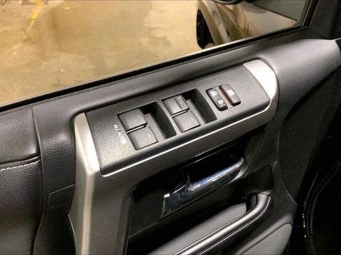 Used 2016 Toyota 4Runner SR5 image 36