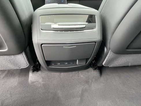 New 2026 Cadillac Escalade ESV Luxury AWD/4WD image 15