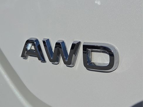 Used 2024 Honda Pilot EX-L image 9