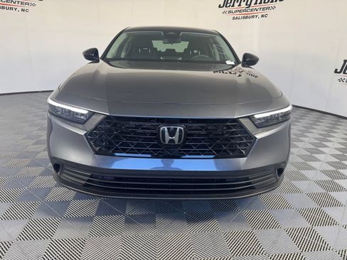 Used 2025 Honda Accord SE image 5