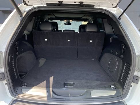 Used 2018 Jeep Grand Cherokee Overland RWD image 33