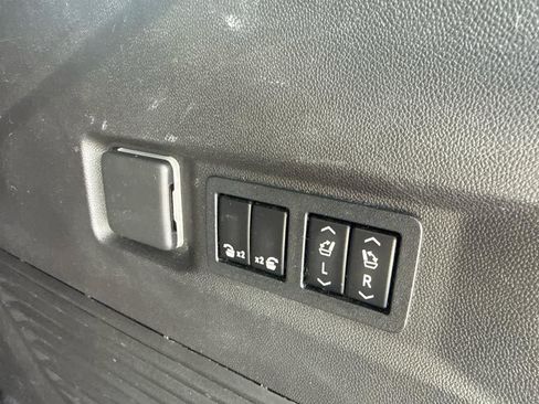 Used 2021 Chevrolet Tahoe High Country w/ Premium Package AWD/4WD image 33