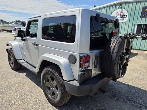 Used 2012 Jeep Wrangler Sahara AWD/4WD image 12