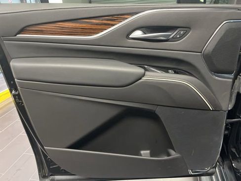 Certified 2024 Cadillac Escalade ESV Luxury image 10