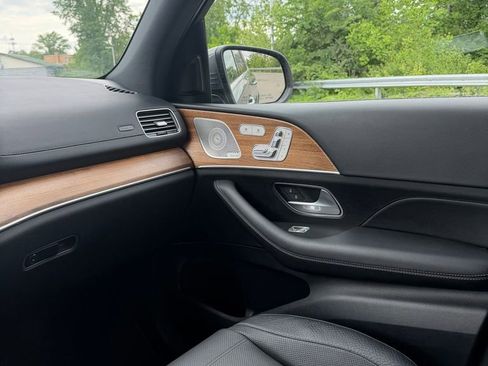 Used 2024 Mercedes-Benz GLS 450 4MATIC image 16