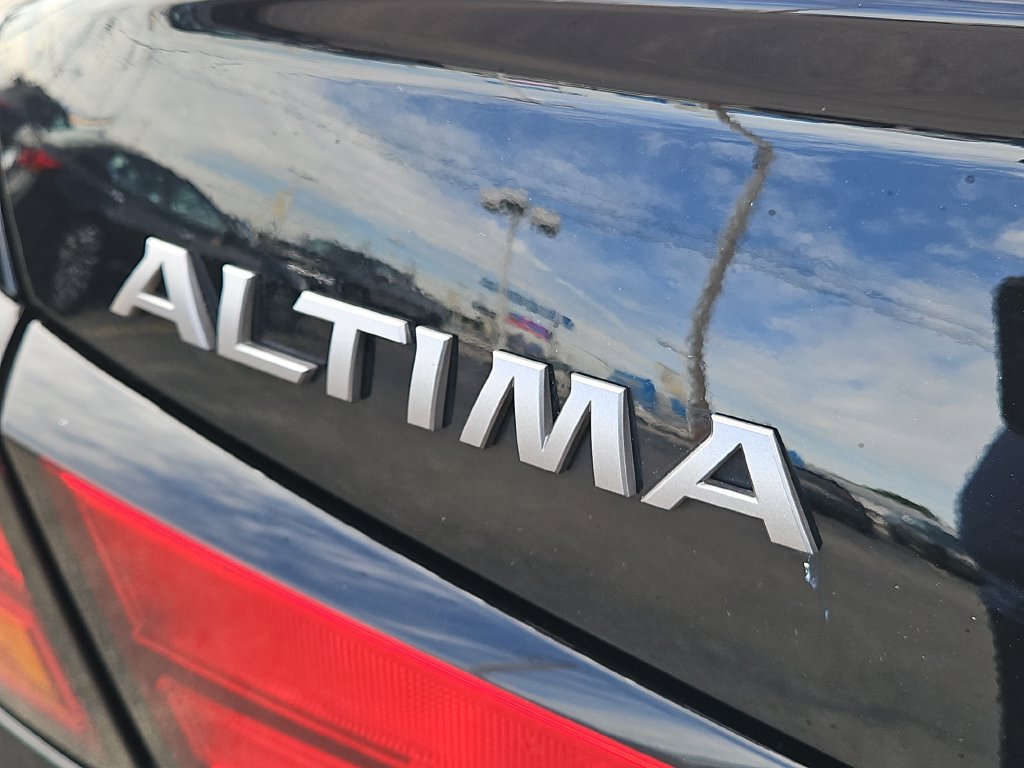 Used 2025 Nissan Altima 2.5 SV FWD image 8