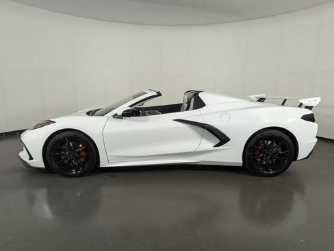 Used 2024 Chevrolet Corvette Stingray Premium Conv w/ Z51 Performance Package RWD image 7