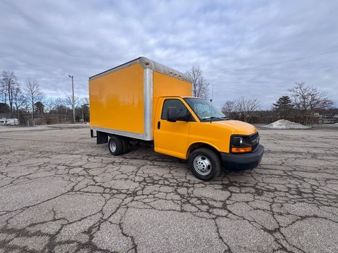 Used 2016 Chevrolet Express 3500 image 5