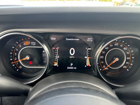 Used 2023 Jeep Wrangler Unlimited Sport image 19