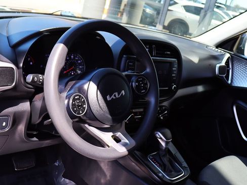 Used 2022 Kia Soul LX FWD image 38