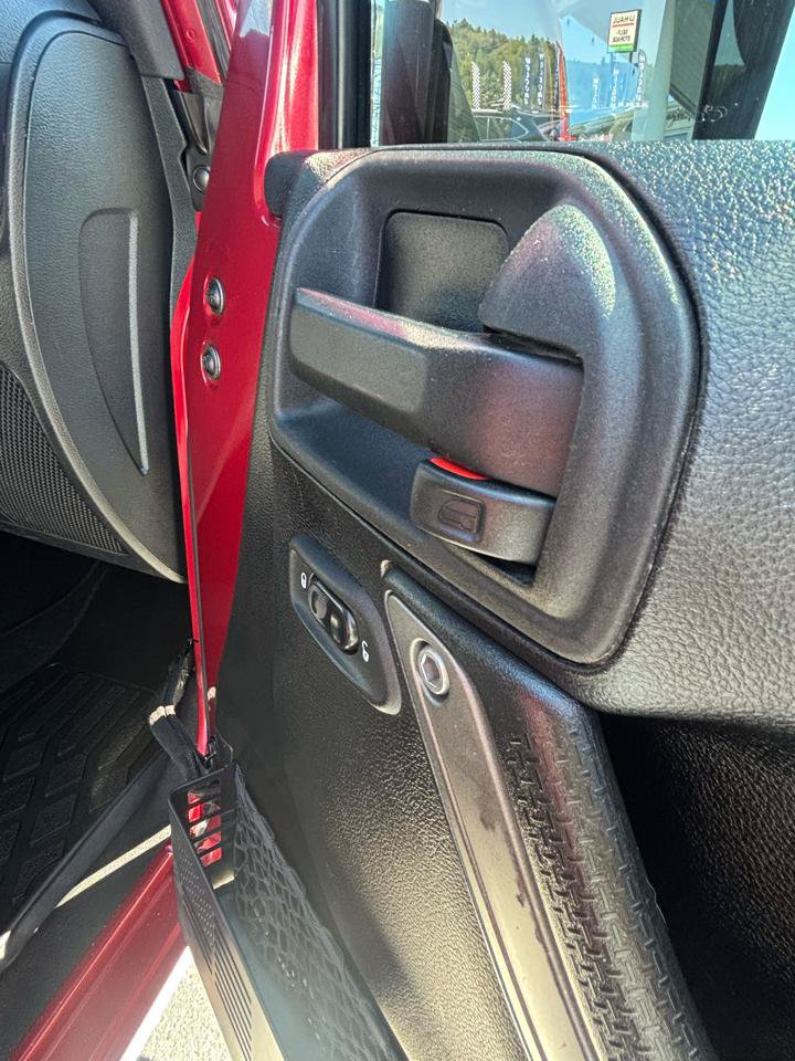 Used 2013 Jeep Wrangler Unlimited Sport AWD/4WD image 28