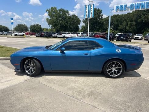 Used 2022 Dodge Challenger GT RWD image 3