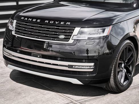 Used 2025 Land Rover Range Rover Long Wheelbase SE AWD/4WD image 6