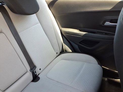 Used 2019 Chevrolet Trax LS image 24