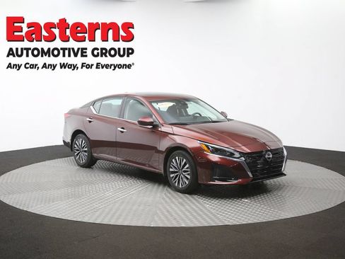 Used 2024 Nissan Altima 2.5 SV w/ SV Premium Package AWD/4WD image 45