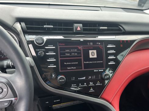 Used 2020 Toyota Camry XSE FWD image 28
